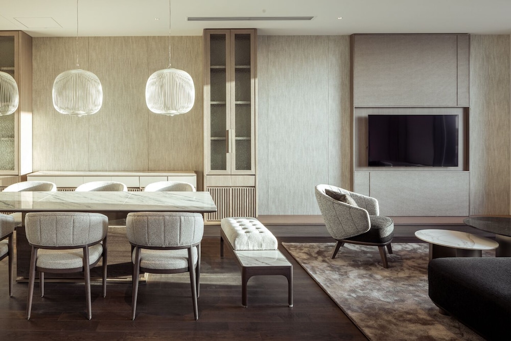 Luxury Suite