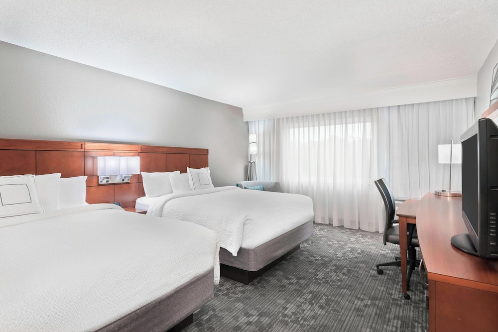 Room, 2 Queen Beds (Hearing Accessible) - Photo 1