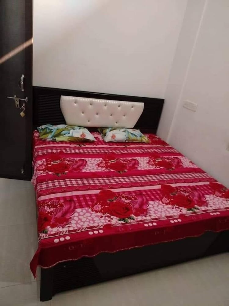 Double Room - Photo 7