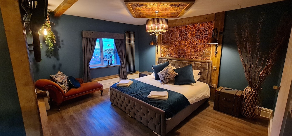 Superior Double Room, Ensuite, Canal View (The Duke)