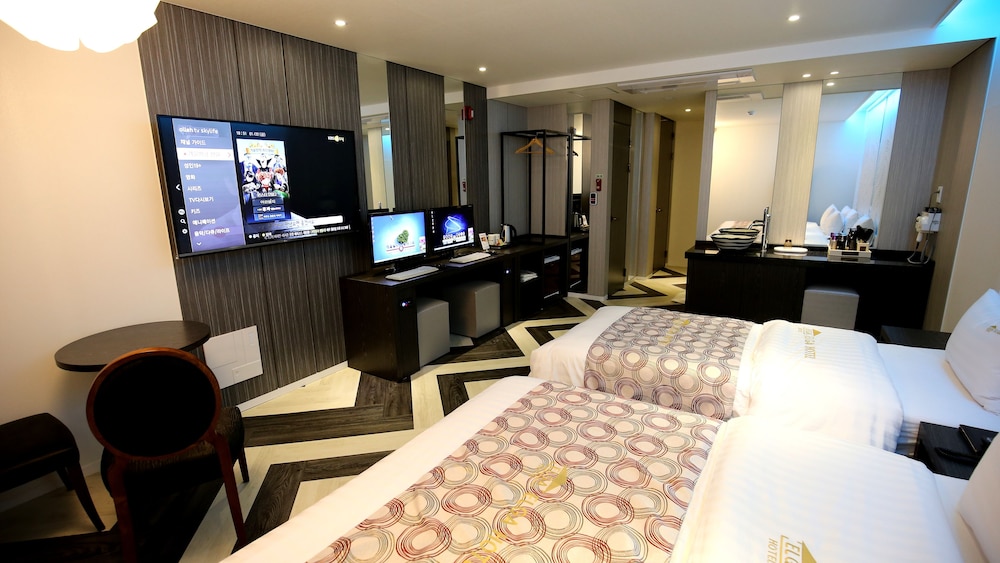 Premium Deluxe Twin photo 3