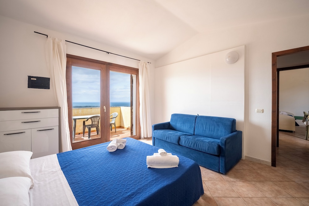 Apartment, Multiple Beds, Balcony, Sea View photo 2