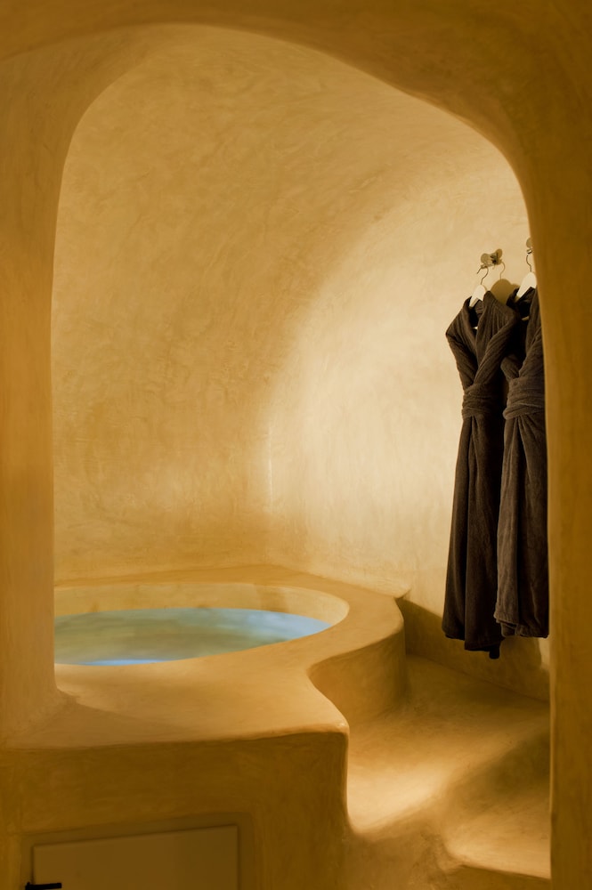 Poolfront Suite with Indoor Hot tub Caldera View - Photo 5