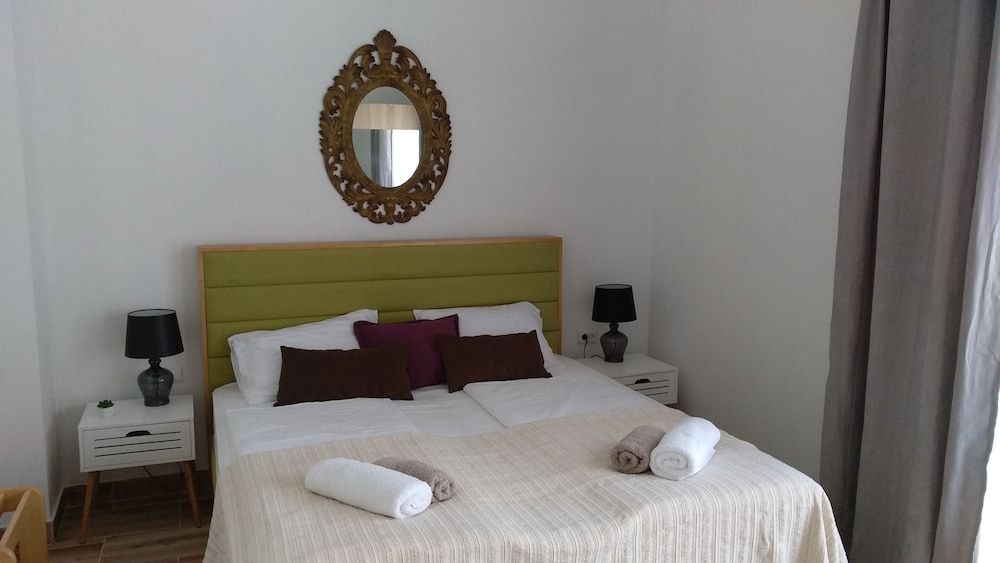 Deluxe Apartment (1)