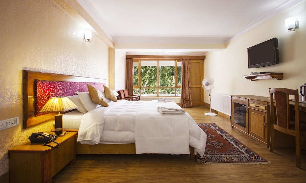Deluxe Suite - Photo 3