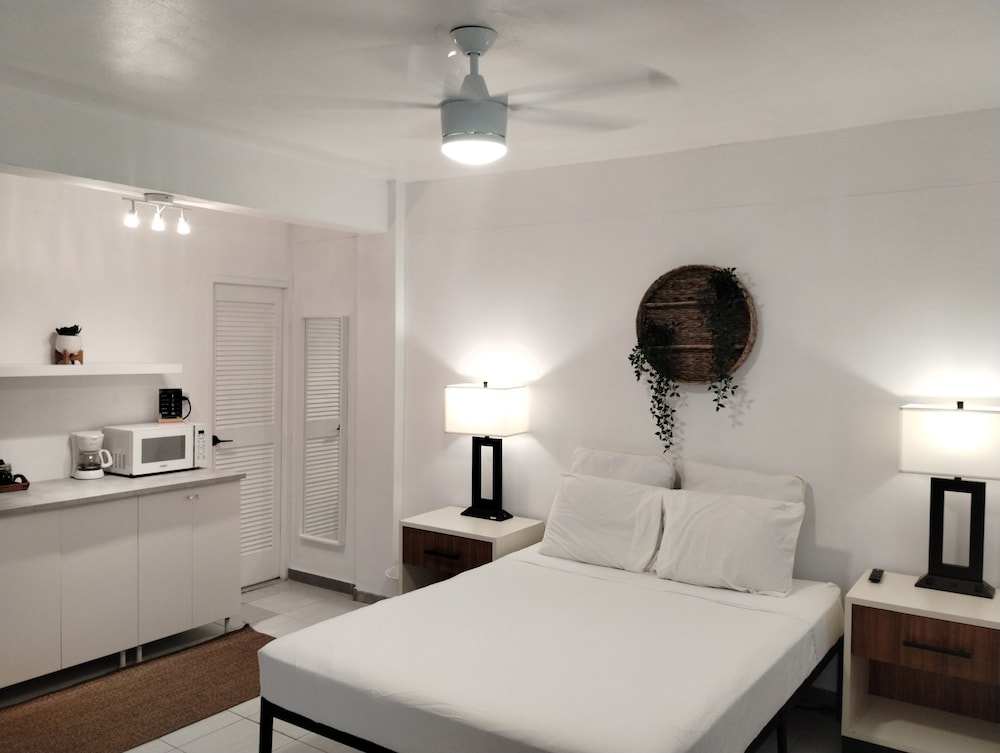Basic Room, 1 Queen Bed