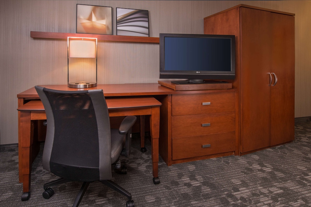 Deluxe Room, 2 Queen Beds - Photo 2