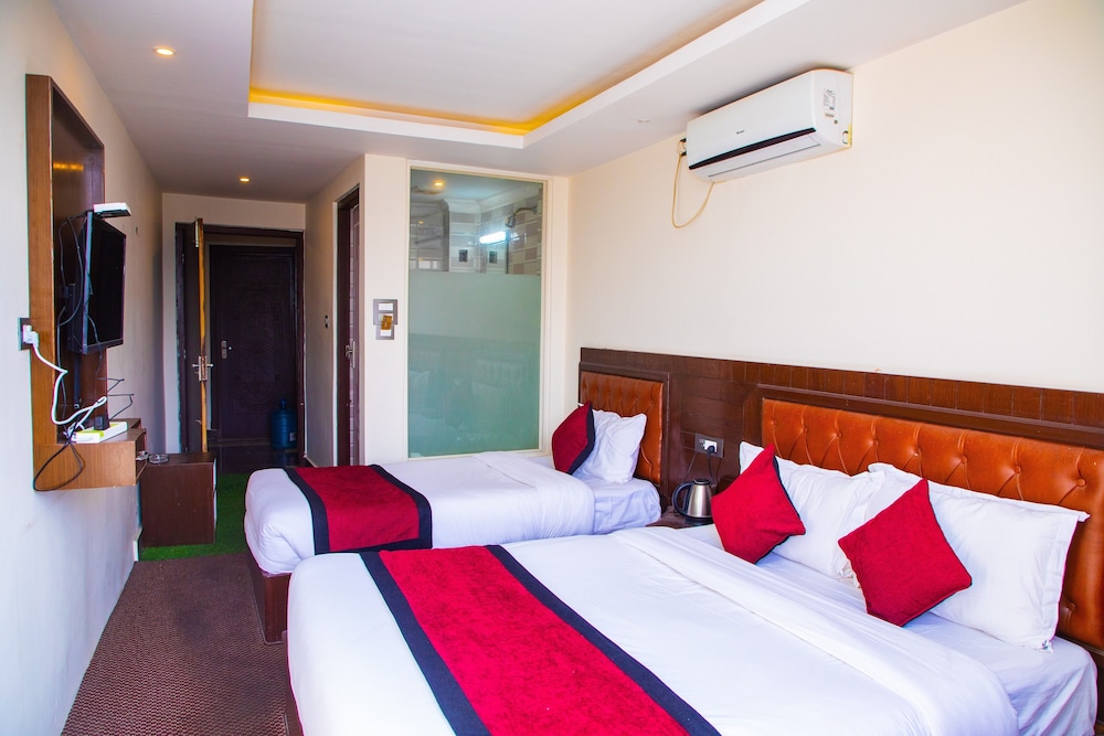 Double or Twin Room - Photo 4