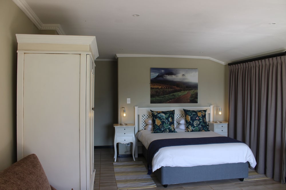 Country Room 7