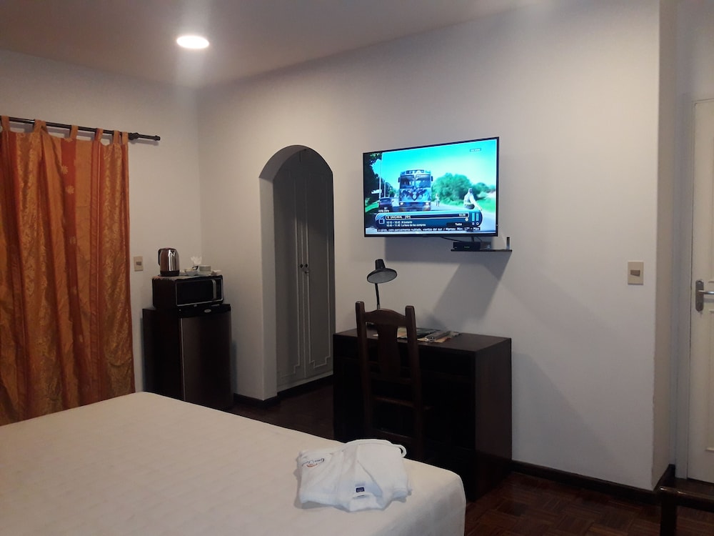 Superior Room, 1 King Bed photo 2