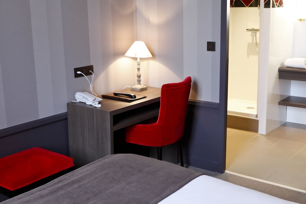Premium Double Room - Photo 15