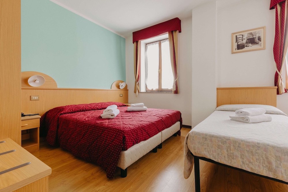 Classic Quadruple Room