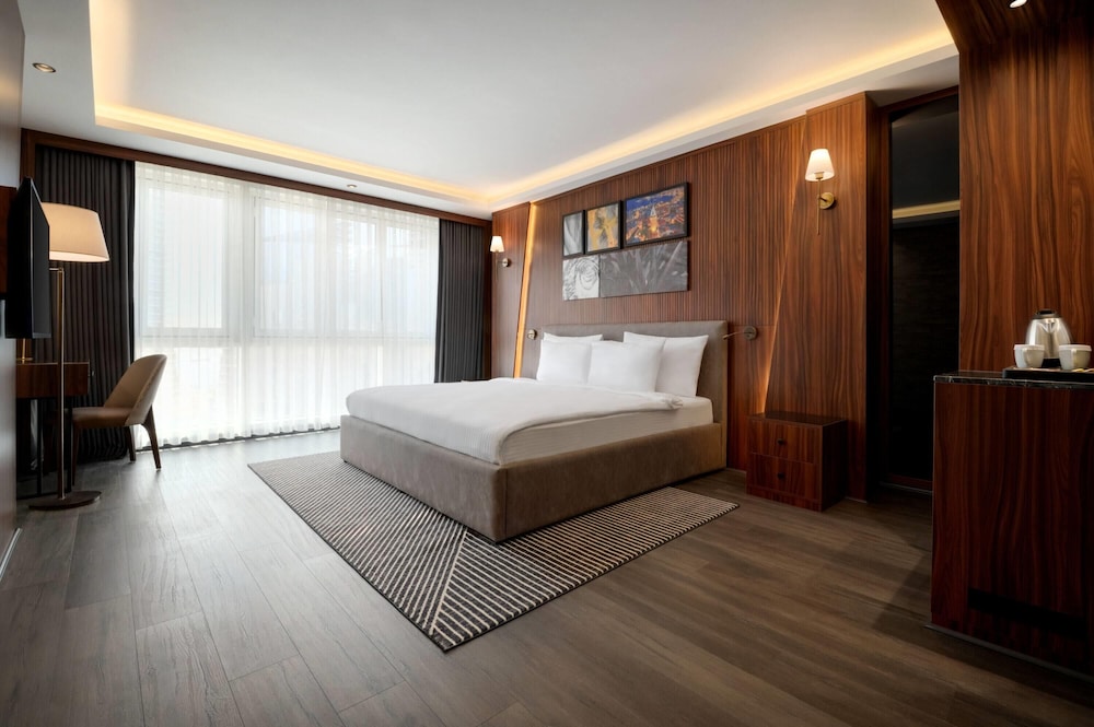 Deluxe Room, 1 Double Bed, Sea View photo 3