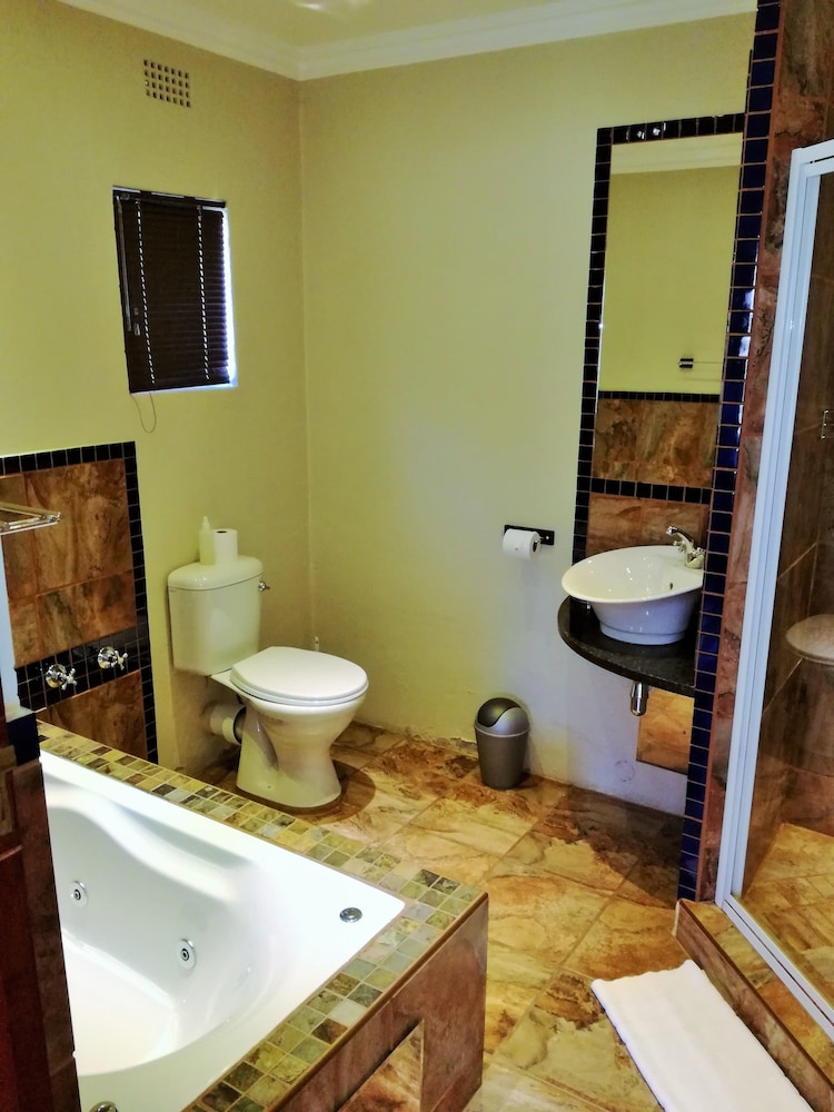 Apartments - Full Self-Catering photo 3