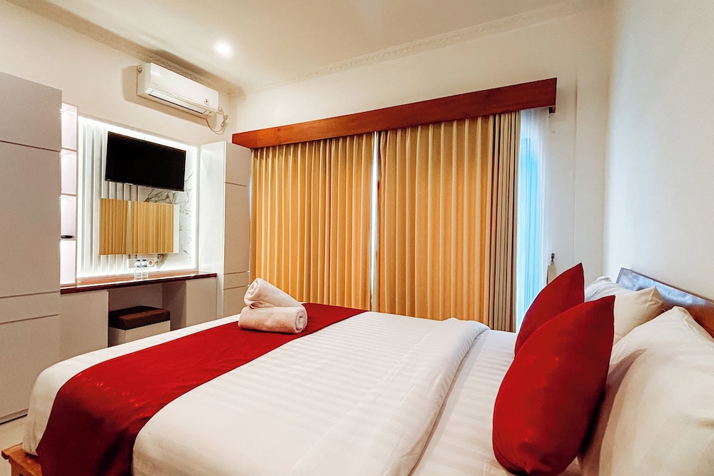 Deluxe Room, Pool View