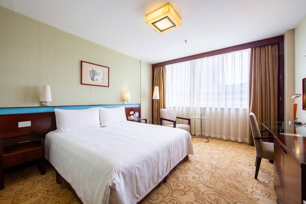 Executive Queen Room - Photo 4