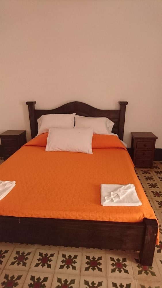 Double Room, 1 Queen Bed (Avellanal) photo 3