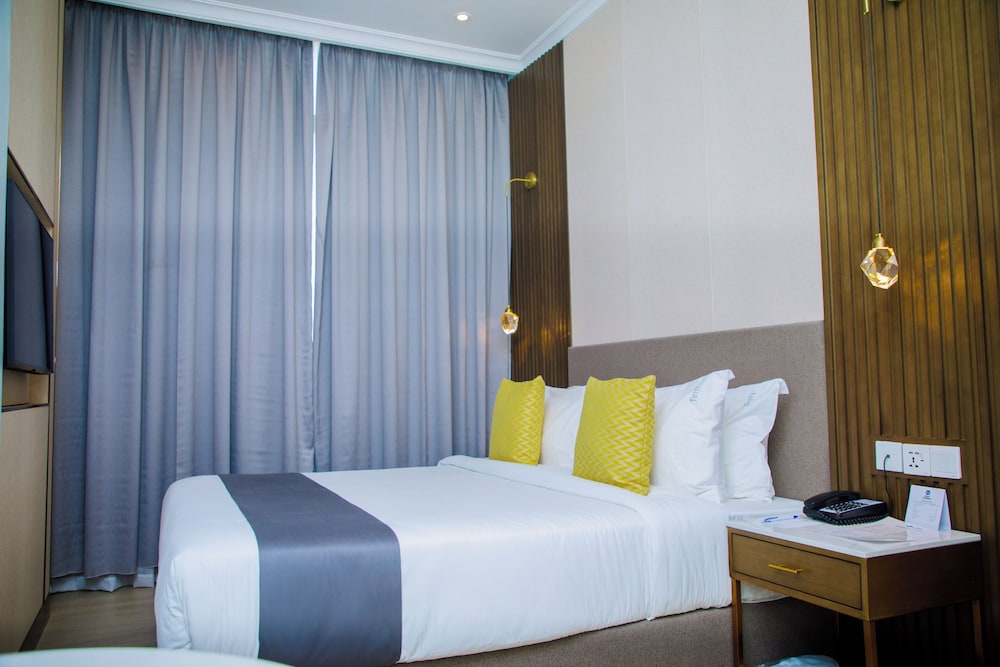 Junior Suite, 1 Queen Bed, Non Smoking - Photo 3