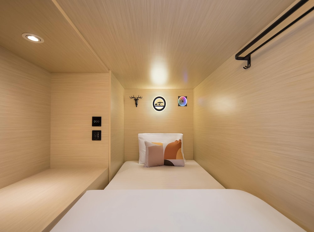 Single Room, Mixed Dorm