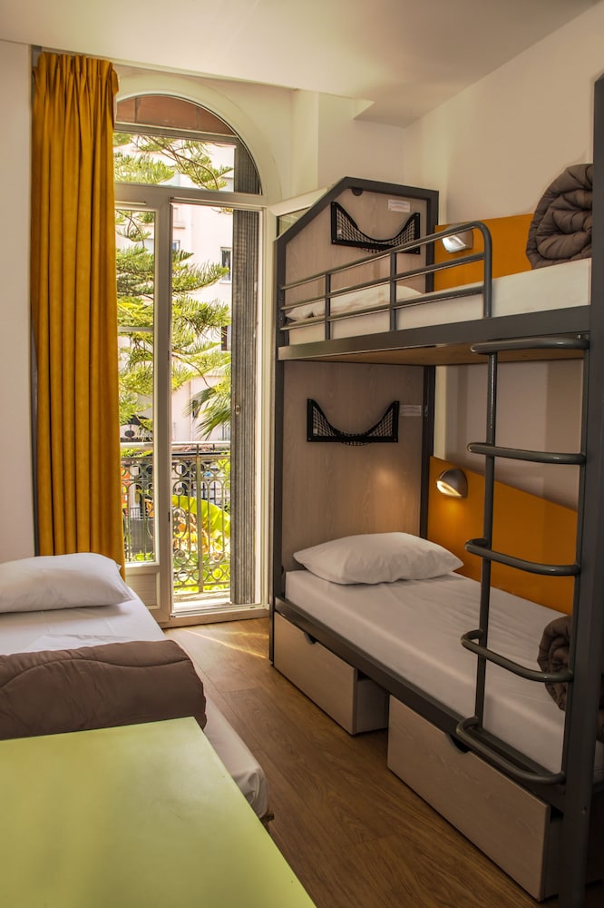 Triple Room with Shower - Shared Toilets