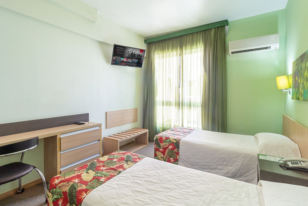 Standard Twin Room, 2 Twin Beds - Photo 2