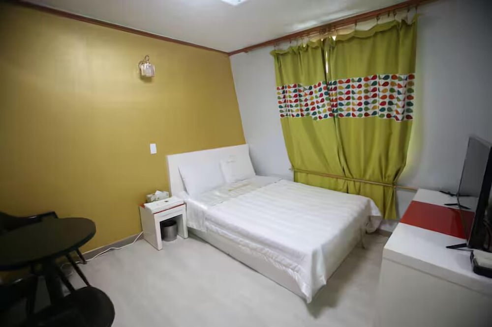 5th Floor, Ocean View photo 1