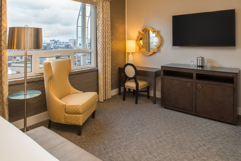 Standard Room, 1 King Bed