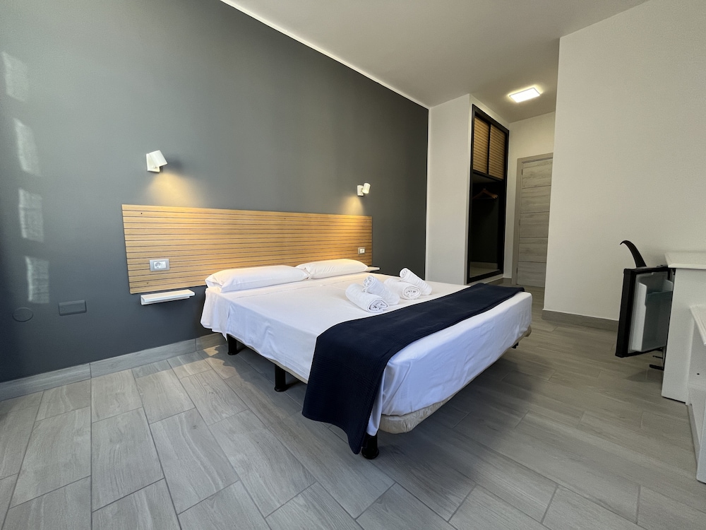 Classic Double or Twin Room photo 3