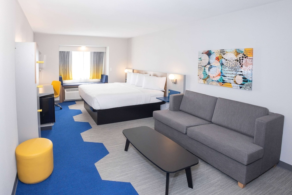 Studio Suite, 1 King Bed, Accessible, Non Smoking photo 1