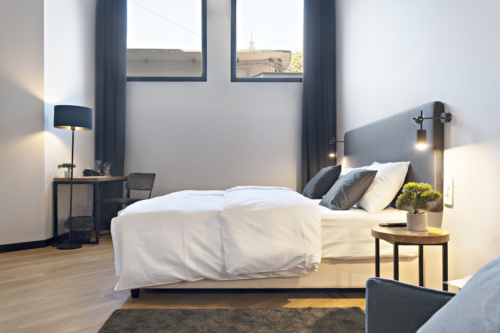 Superior Double or Twin Room - Photo 12