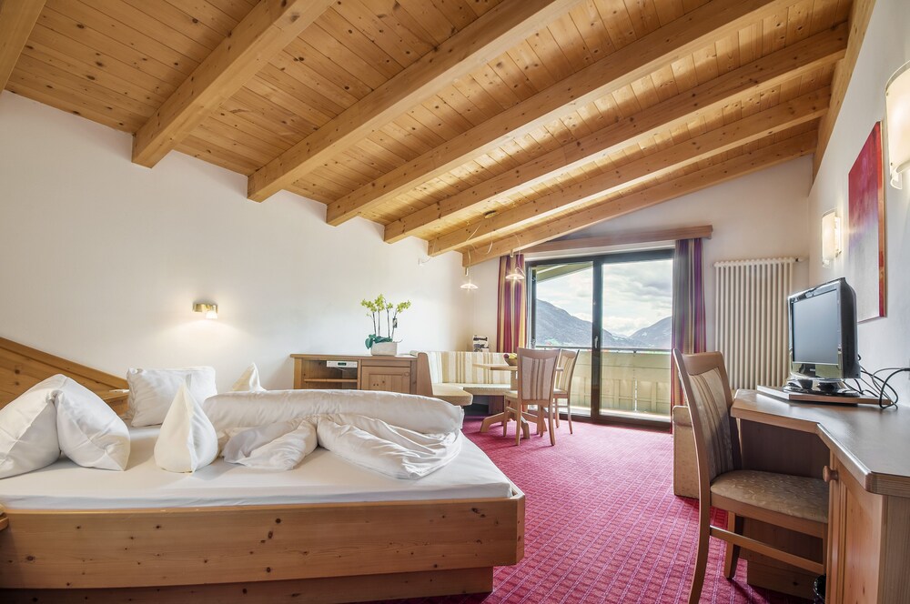 Junior Suite, Mountain View photo 1