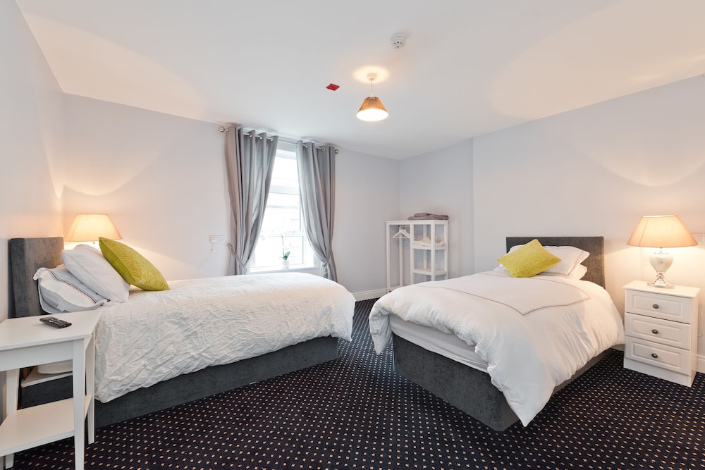 Family Room Ensuite - 4 photo 1