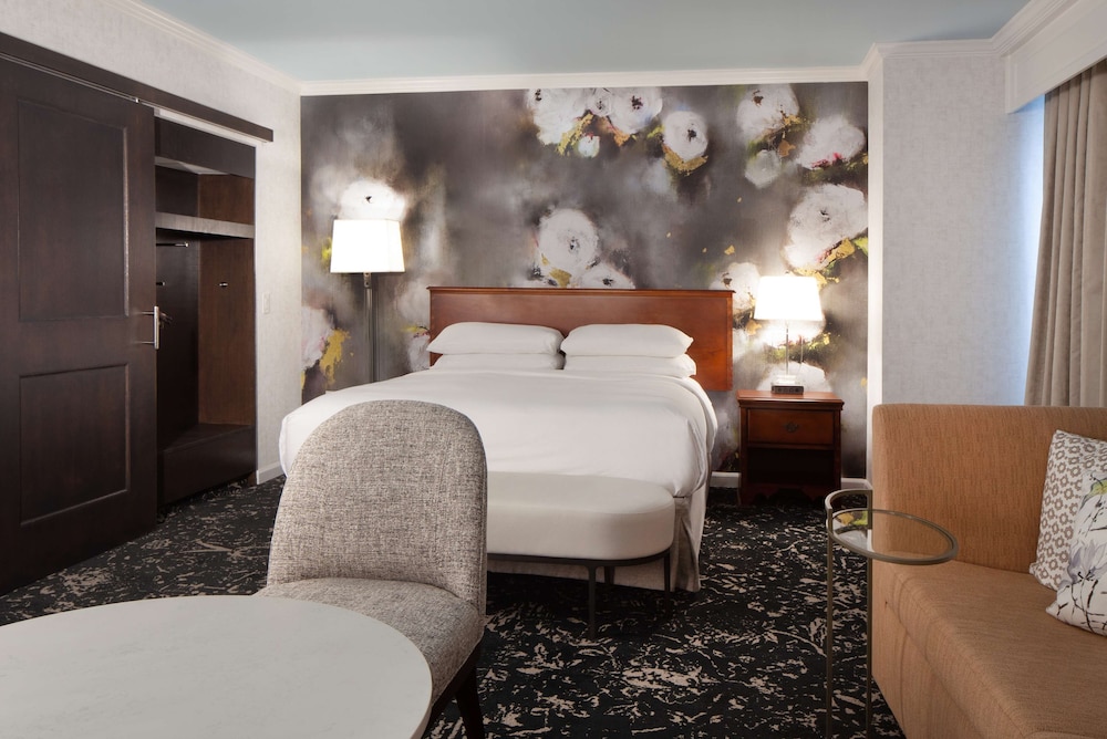 Junior Suite, 1 King Bed - Photo 2