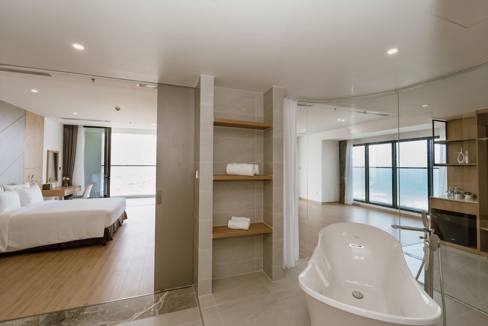 Executive Suite, Ocean View - Photo 7