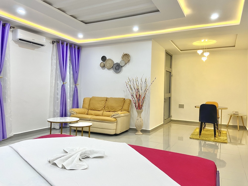 Premium Suite, 1 King Bed photo 3