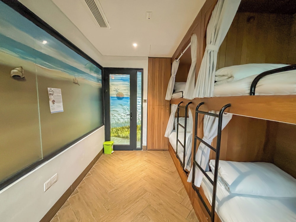 Standard Shared Dormitory, Women only