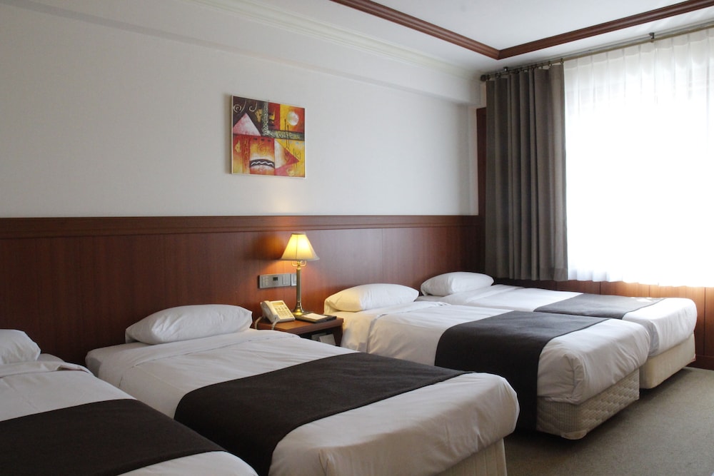 Superior Quadruple Room, Lake View photo 2