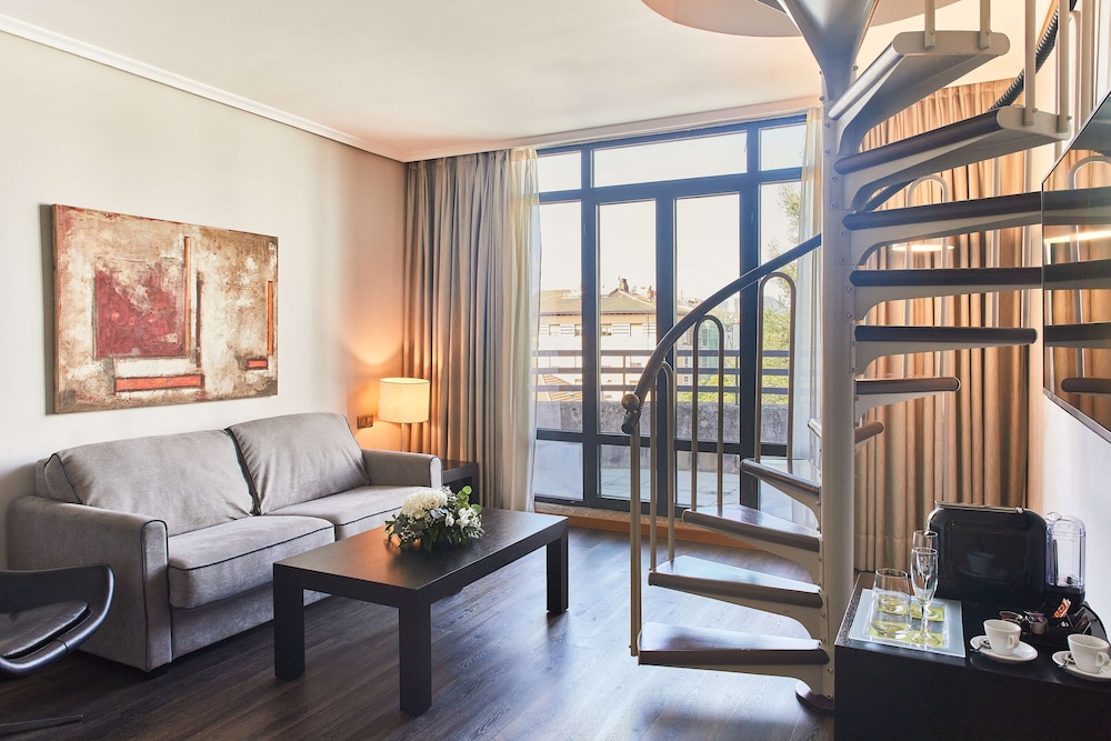 Suite, Balcony - Photo 1