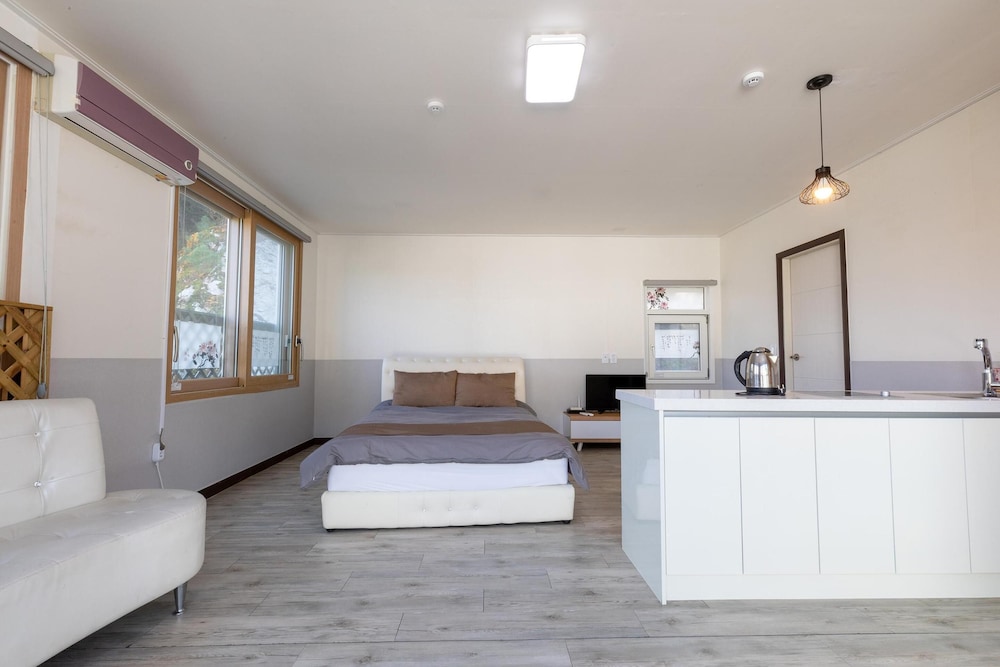 Basic Room, 1 Bedroom (gureum) photo 1