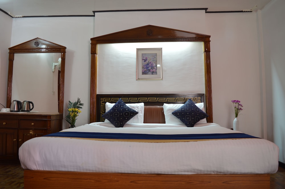 Club Room - Photo 6