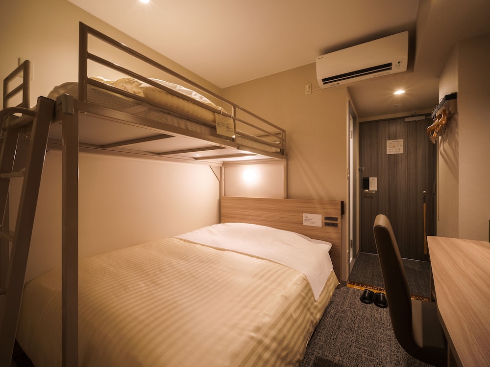 Standard Twin Room, Smoking photo 1