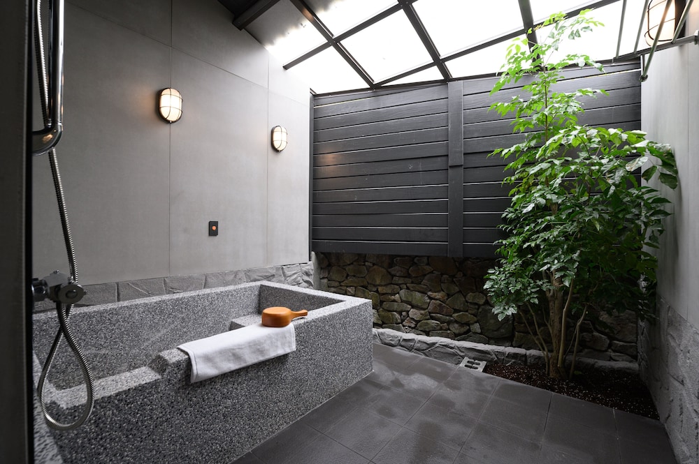 Double Room with Private Bathroom - Photo 5