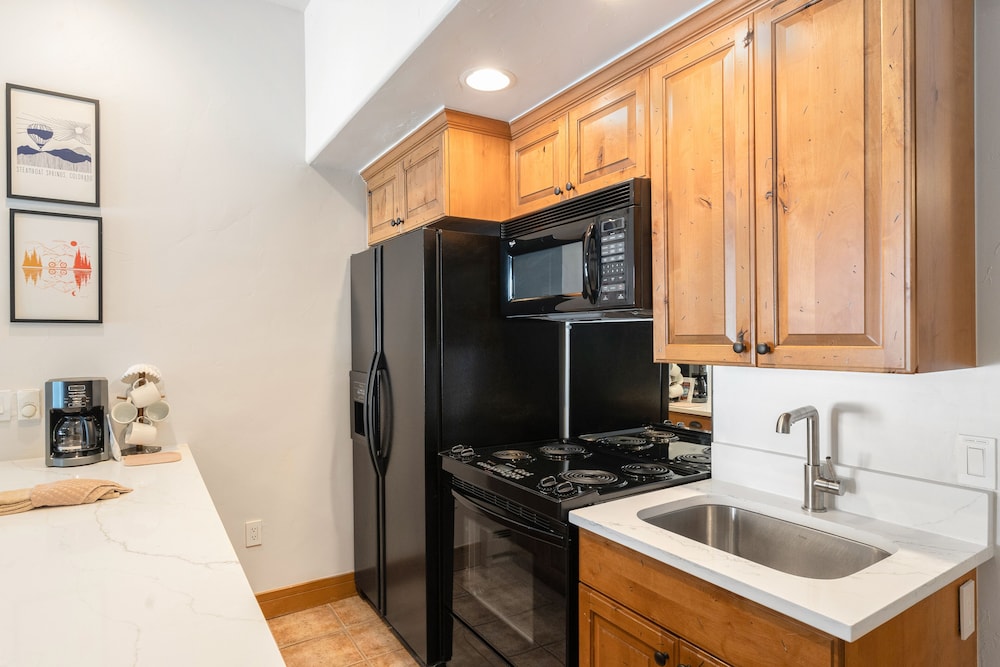 Condo, 1 Bedroom photo 3