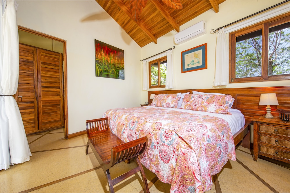 Room, 1 King Bed, Pool View photo 3