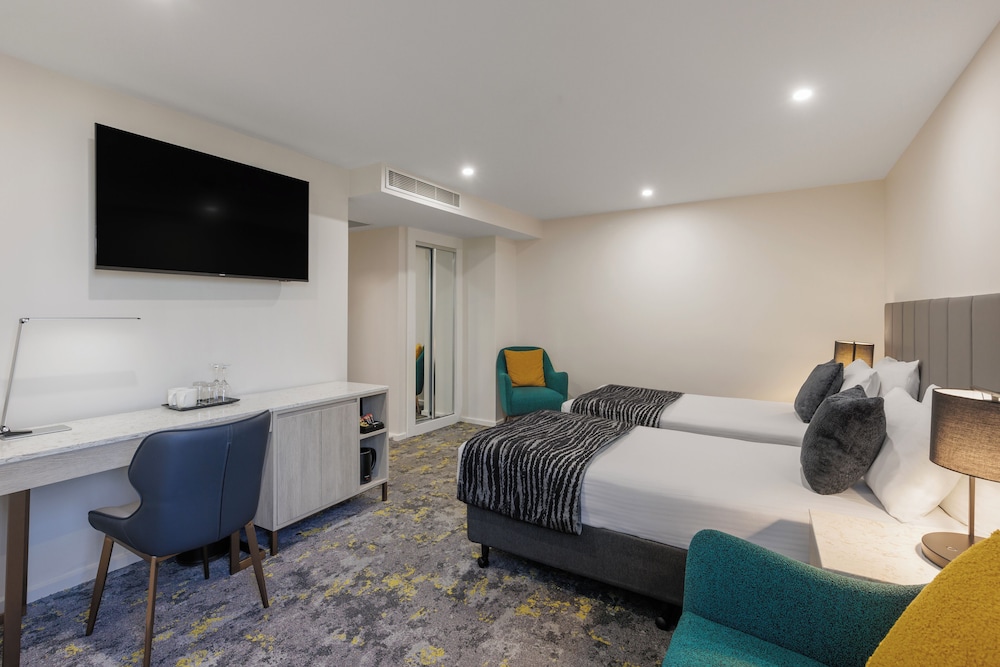 Superior King Room - Photo 3
