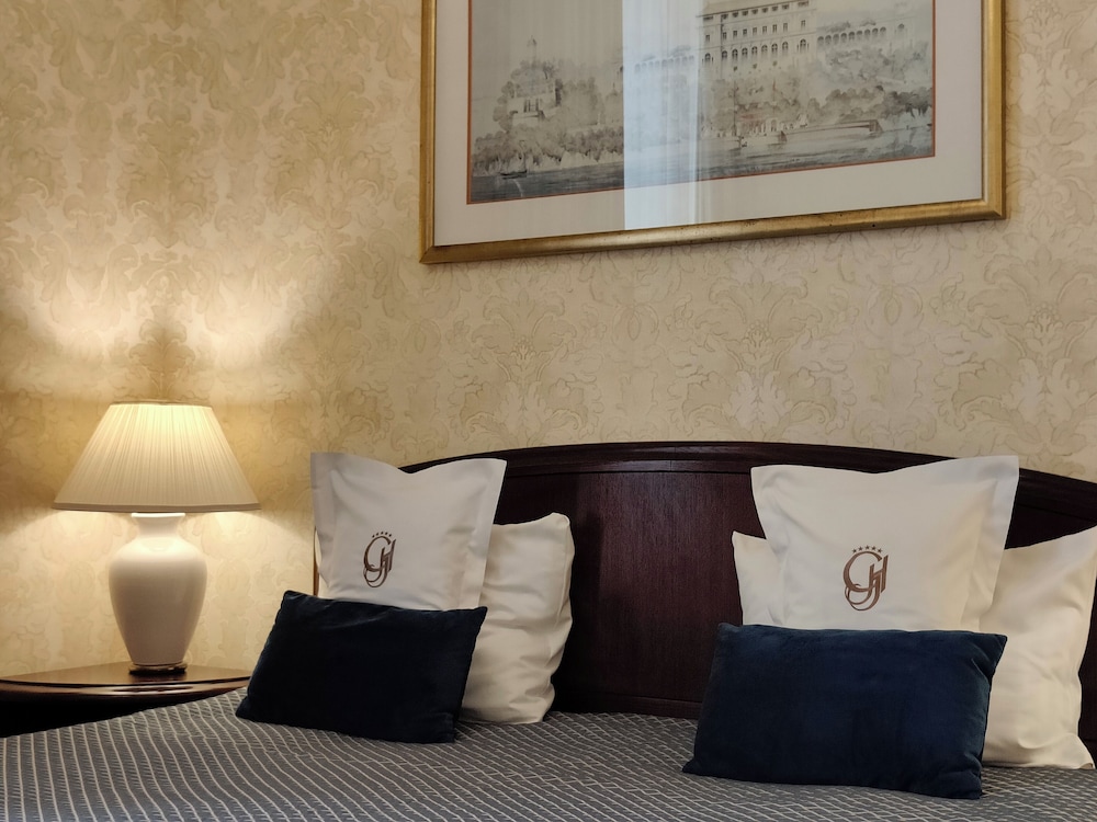 Economy Room - Photo 6