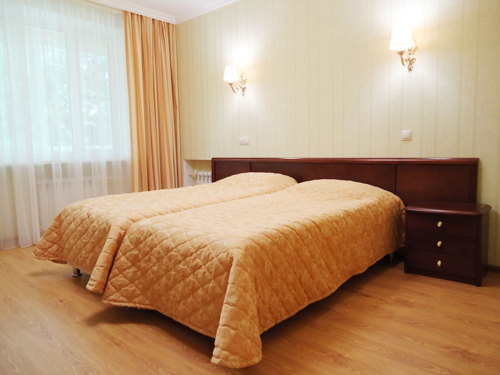 Family Room, 1 Bedroom