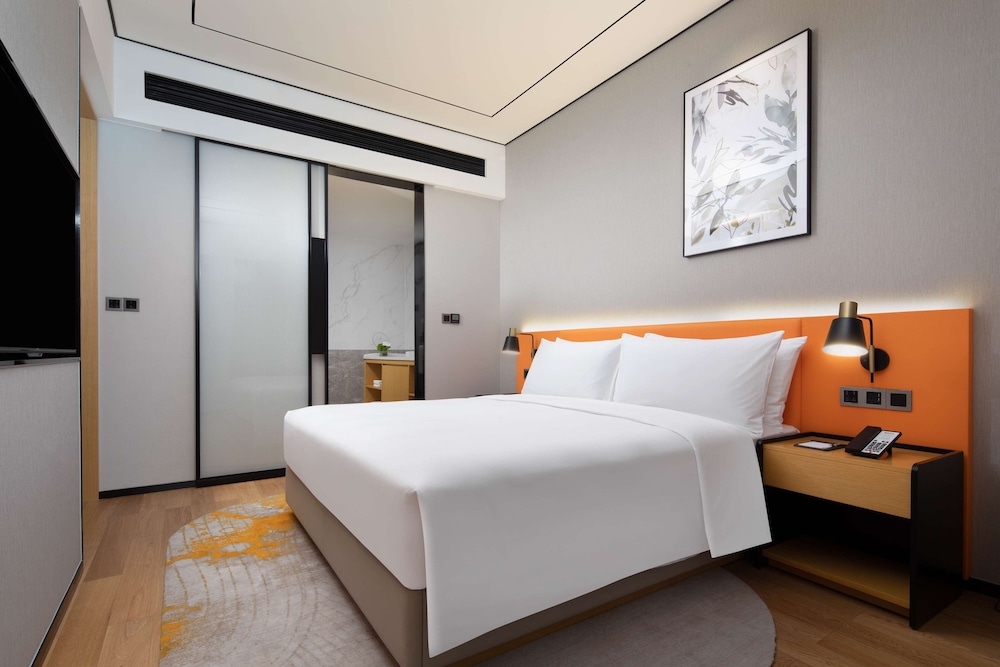 Suite, 1 Bedroom - Photo 4