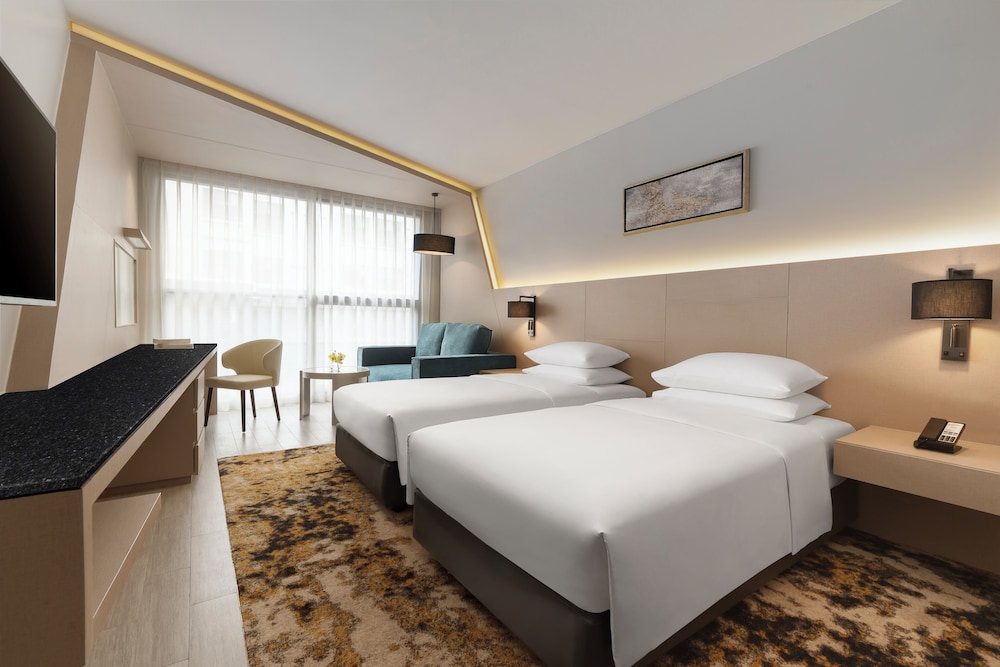 Deluxe Room, Multiple Beds photo 3