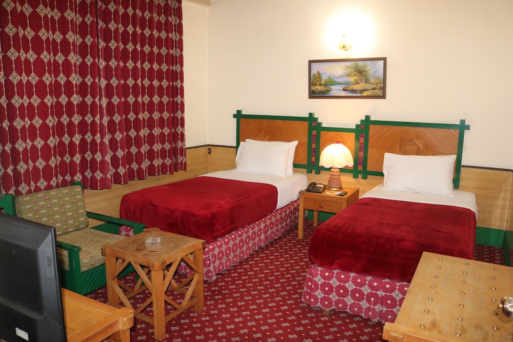 Standard Double or Twin Room photo 3